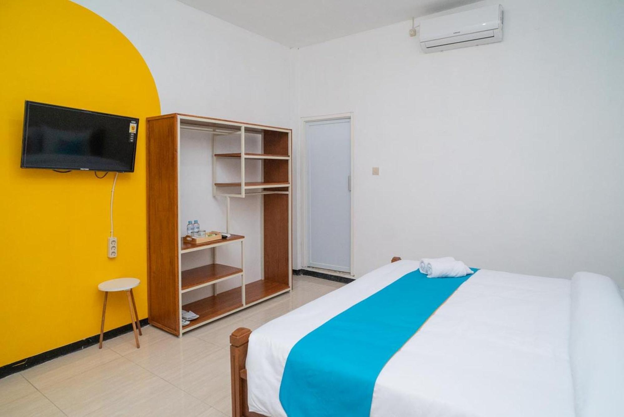 Sans Hotel Queen Batu Sumber Brantas Quarto foto